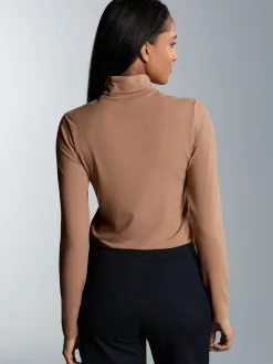 Rollkragen-Shirt aus elastischer Viskose Haselnuss