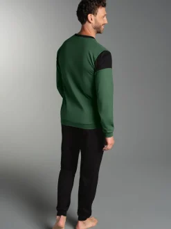 Schlafanzug in modischem Design Efeu