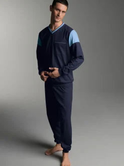 Schlafanzug in modischem Design Navy