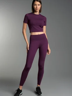 Sport Set aus Cropped T-Shirt und Leggings Aubergine